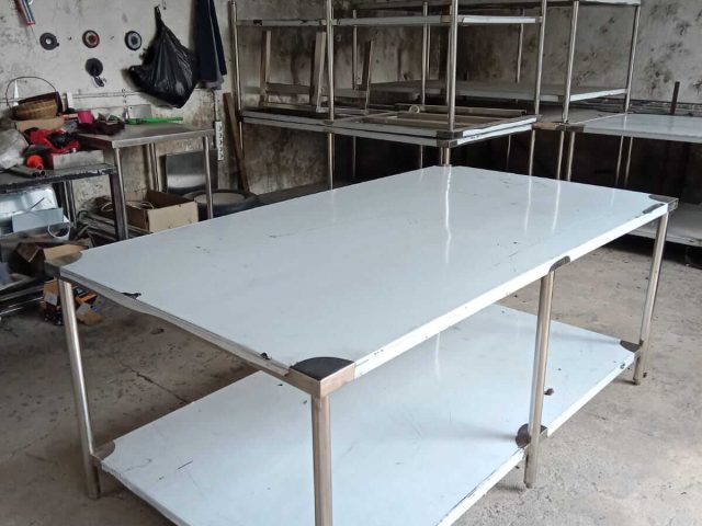 Meja Kerja W1 (Undershelf)
