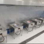 Instalasi kompor gas stainless steel untuk dapur komersial - Design Dapur Equipment
