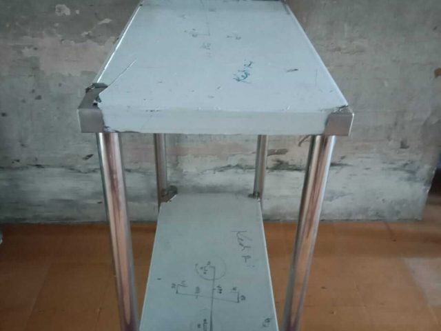 Meja Kerja Stainless Sempit (Rak Bawah)
